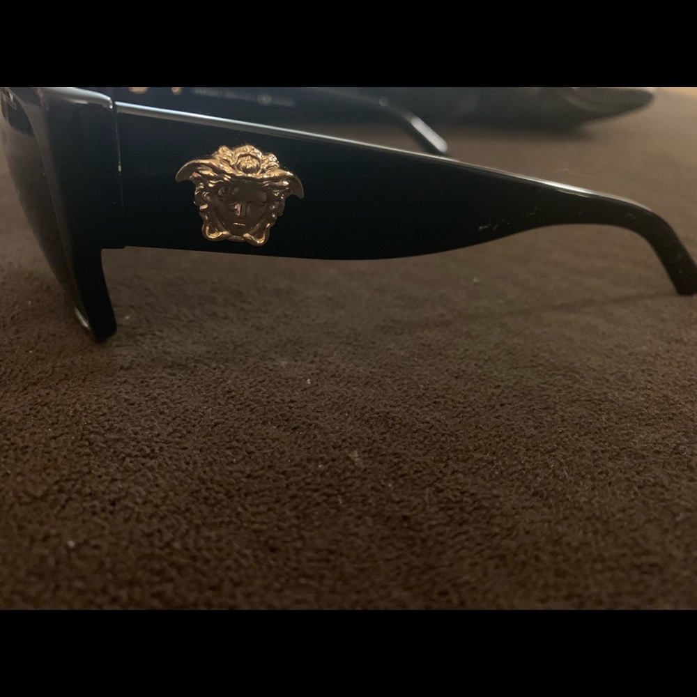 One in stock! Versace Model#4275! - Picture 6 of 8